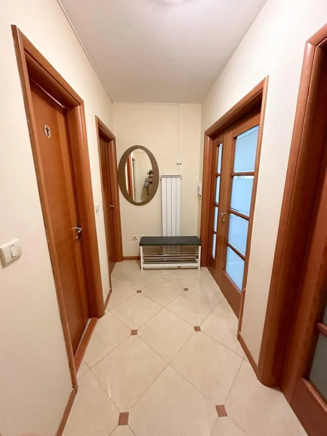 Izdavanje, dvosoban stan, 85m², Preko Morače, Podgorica