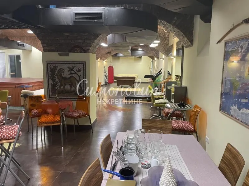 Prodaja, kuća, 700m², Sremska Mitrovica, Srbija
