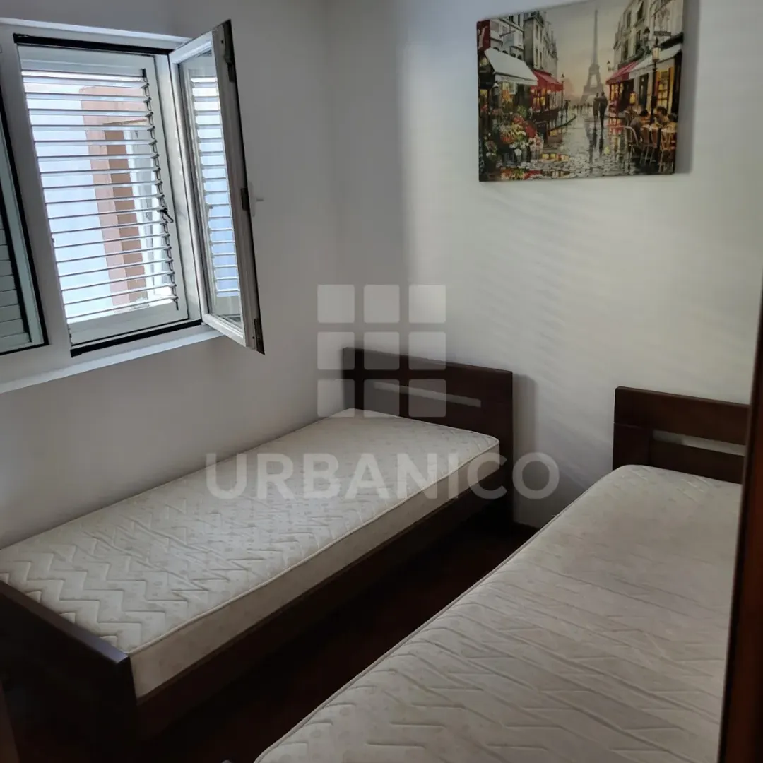 Izdavanje, dvosoban stan, 71m², Igalo, Herceg Novi