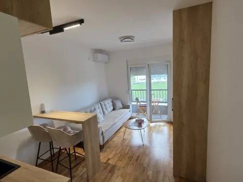Rent, studio apartment, 30m², Stari Aerodrom, Podgorica - image 3