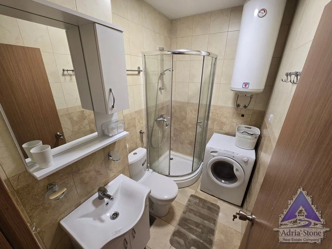 Prodaja, dvosoban stan, 64m², Podmaine, Budva