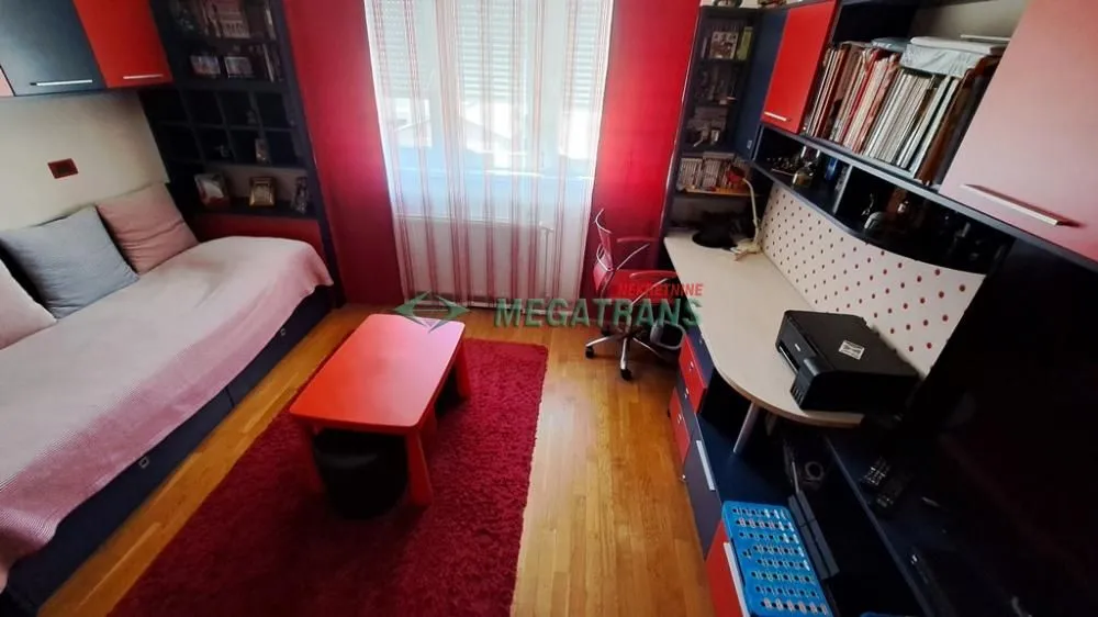 Prodaja, četvorosoban stan, 111m², Grbavica, Novi Sad Sve Podlokacije