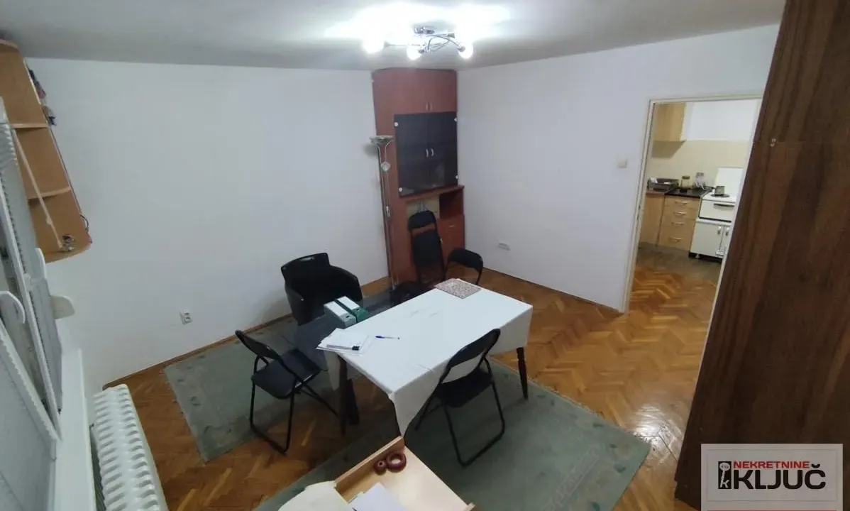 Izdavanje, garsonjera, 28m², Grbavica, Novi Sad Sve Podlokacije
