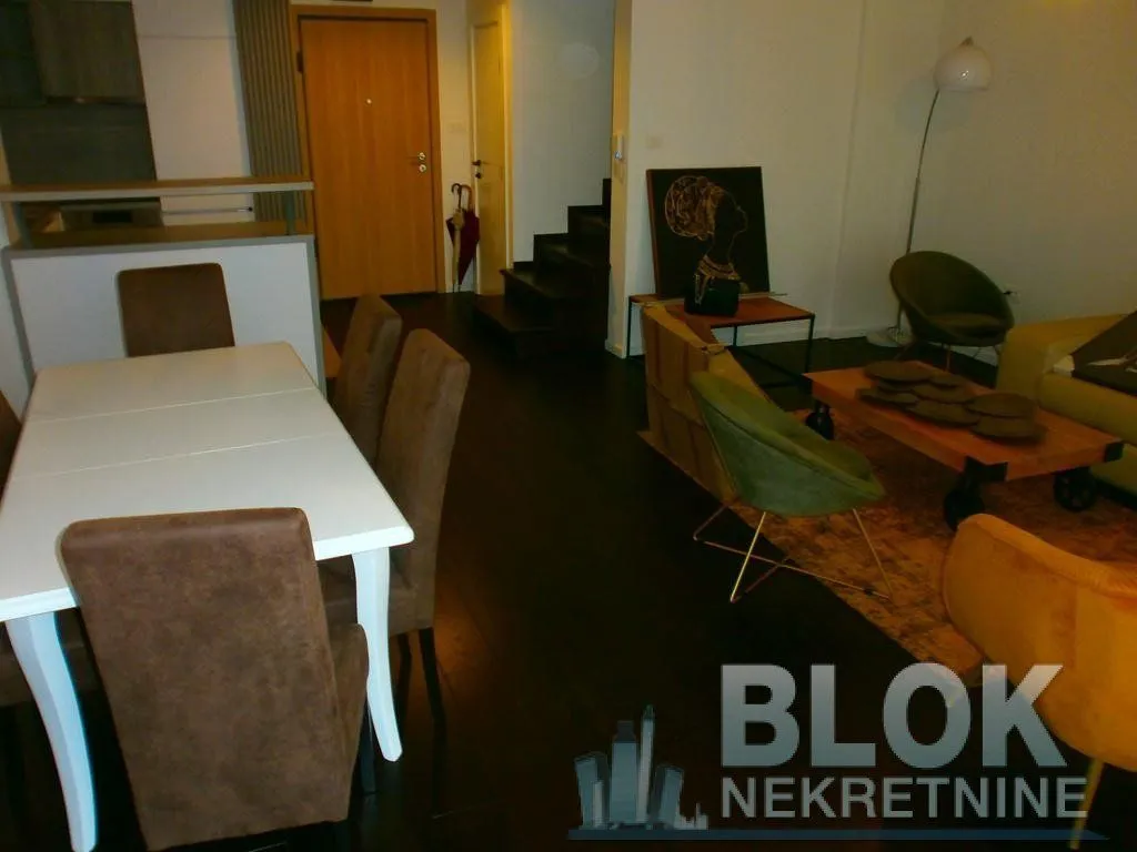 Izdavanje, četvorosoban stan, 150m², Preko Morače, Podgorica