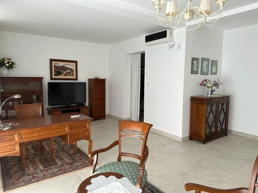 Prodaja, kuća, 330m², Muo, Kotor