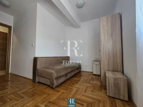 Izdavanje, trosoban stan, 86m², Stari Aerodrom, Podgorica - image 11