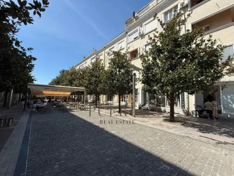 Rent, one bedroom apartment, 70m², Centar, Podgorica - image 14