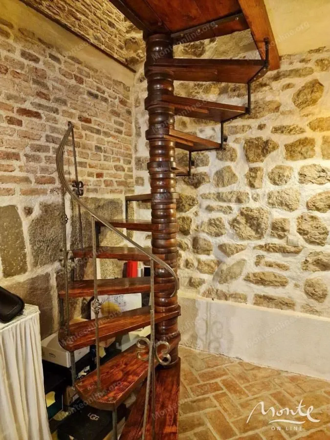 Prodaja, trosoban stan, 106m², Stari Grad, Herceg Novi