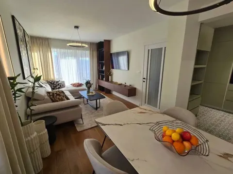 Prodaja, dvosoban stan, 70m², Centar, Tivat - image 10