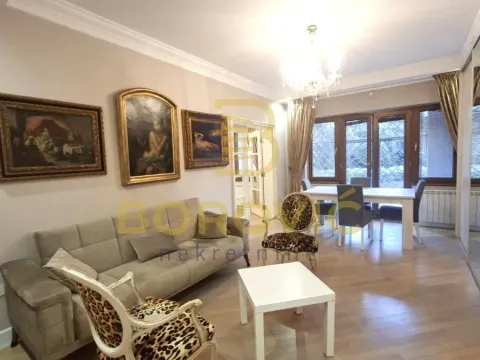 Stan in Vračar Hram