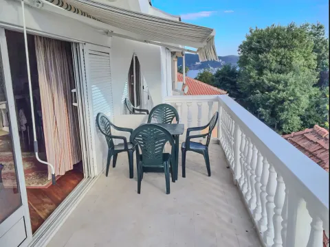 Rent, two bedroom apartment, 75m², Centar, Herceg Novi - image 2