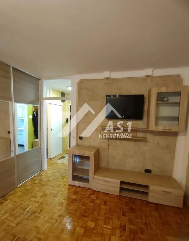 Izdavanje, jednosoban stan, 37m², Novo naselje, Novi Sad