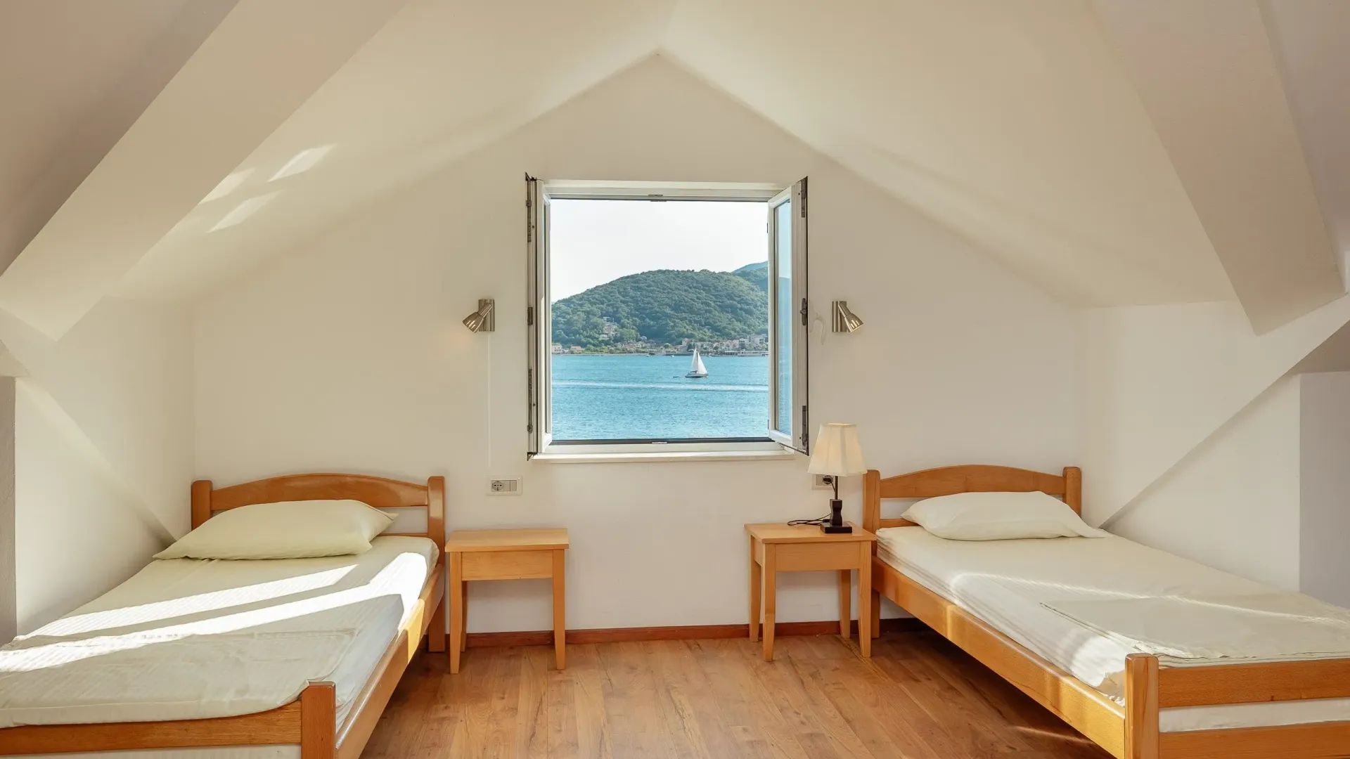Prodaja, kuća, 291m², Lepetani, Tivat