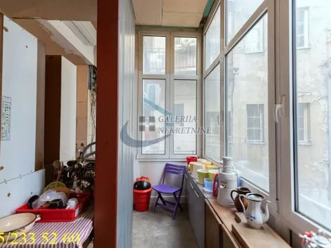 Sale, two bedroom apartment, 72m², Kalenić Pijaca, Vračar Sve Podlokacije - image 11