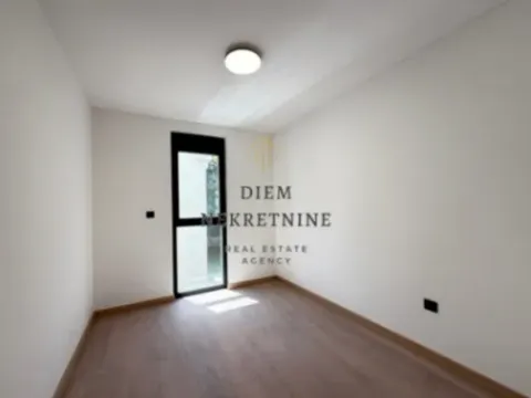 Prodaja, trosoban stan, 111m², Vezirov Most, Podgorica - image 9