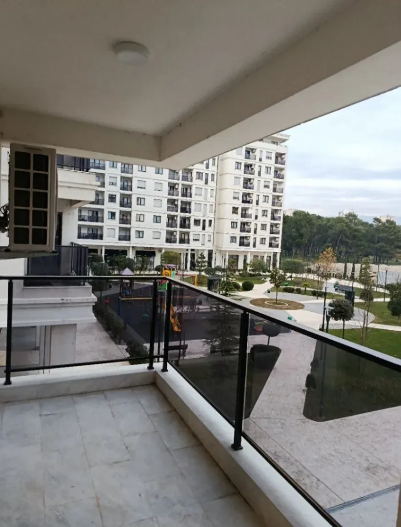 Izdavanje, dvosoban stan, 64m², Tološka šuma, Podgorica