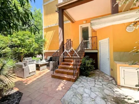 Prodaja, trosoban stan, 129m², Orahovac, Kotor - image 23