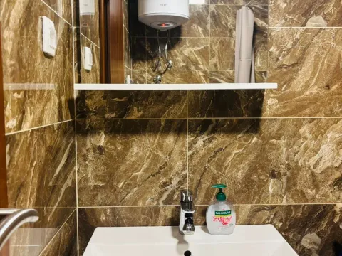 Izdavanje, jednosoban stan, 40m², Centar, Budva - image 3