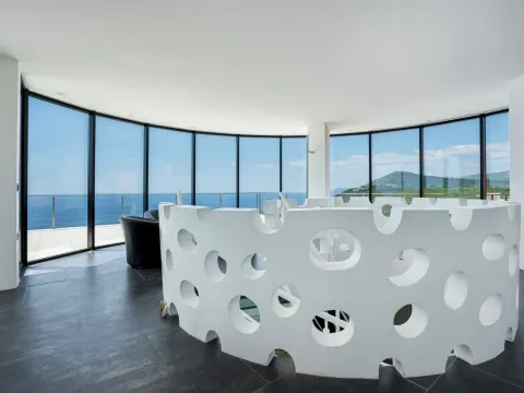 Izdavanje, kuća, 1150m², Krimovica, Kotor - image 39