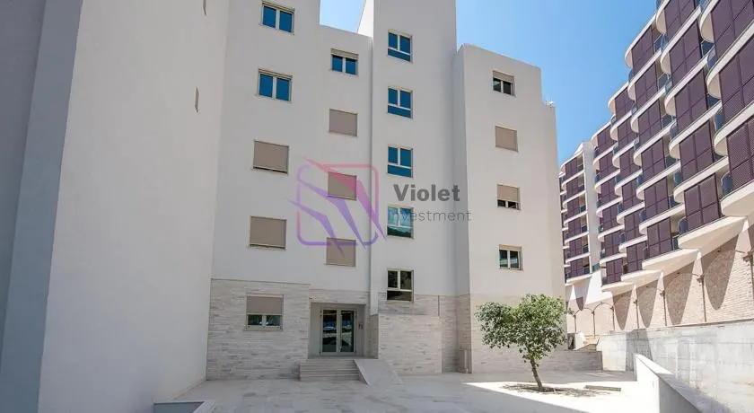 Sale, two bedroom apartment, 55m², Bečići, Budva