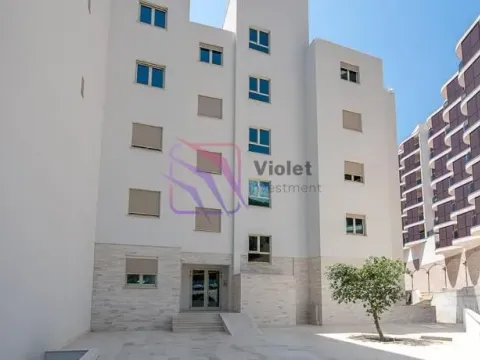 Sale, two bedroom apartment, 55m², Bečići, Budva - image 2