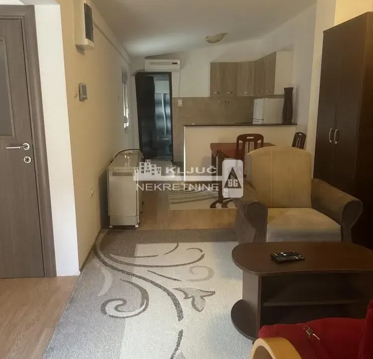 Izdavanje, dvosoban stan, 62m², Kalenić Pijaca, Vračar Sve Podlokacije