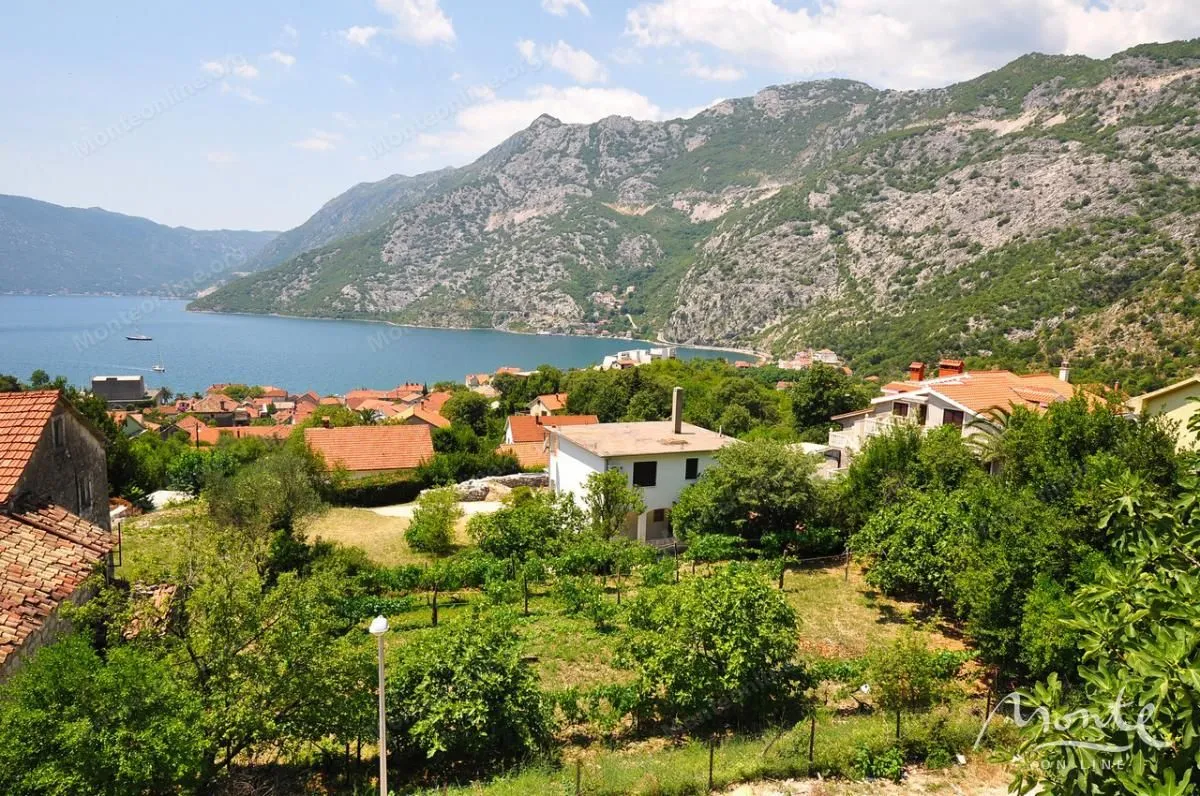 Sale, office space, 570m², Risan, Kotor