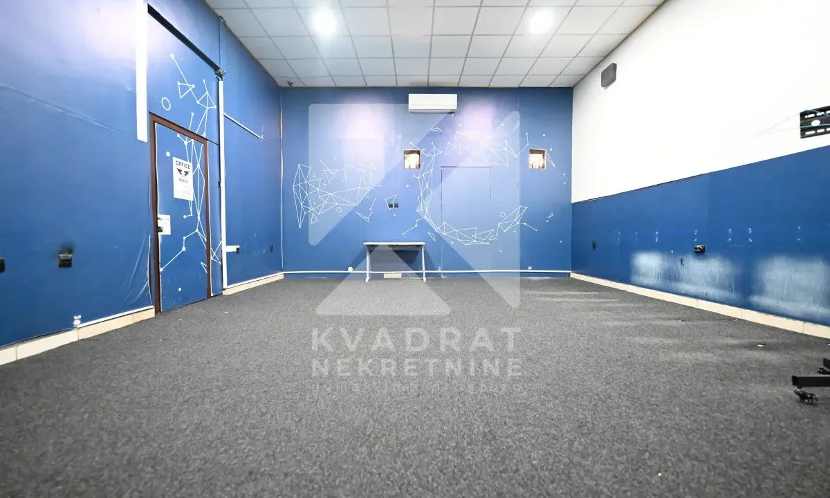 Izdavanje, poslovni prostor, 60m², Pejton, Podgorica