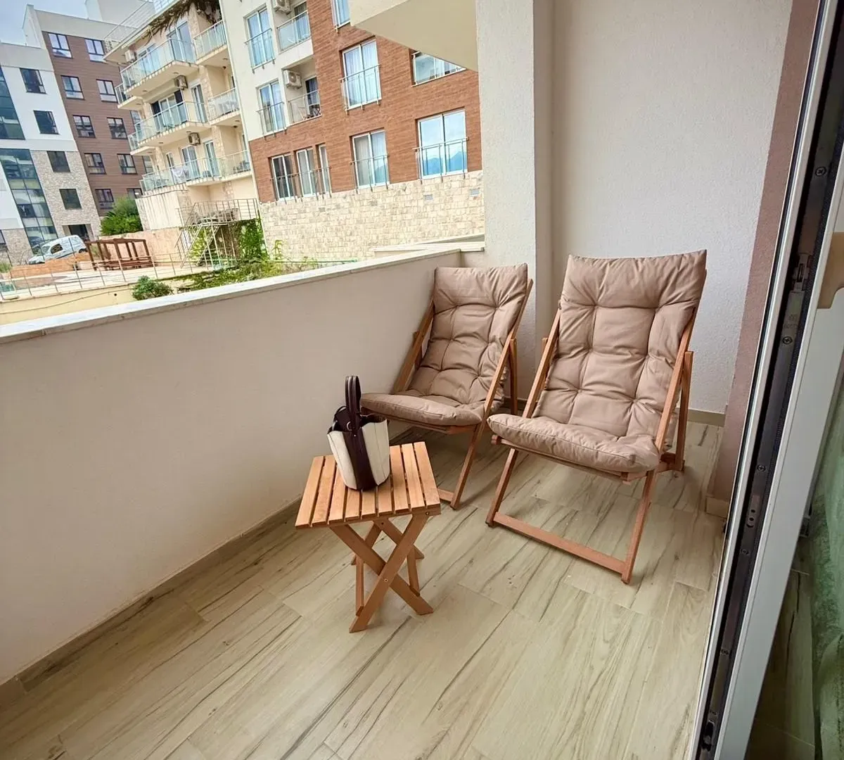 Izdavanje, garsonjera, 25m², Bečići, Budva