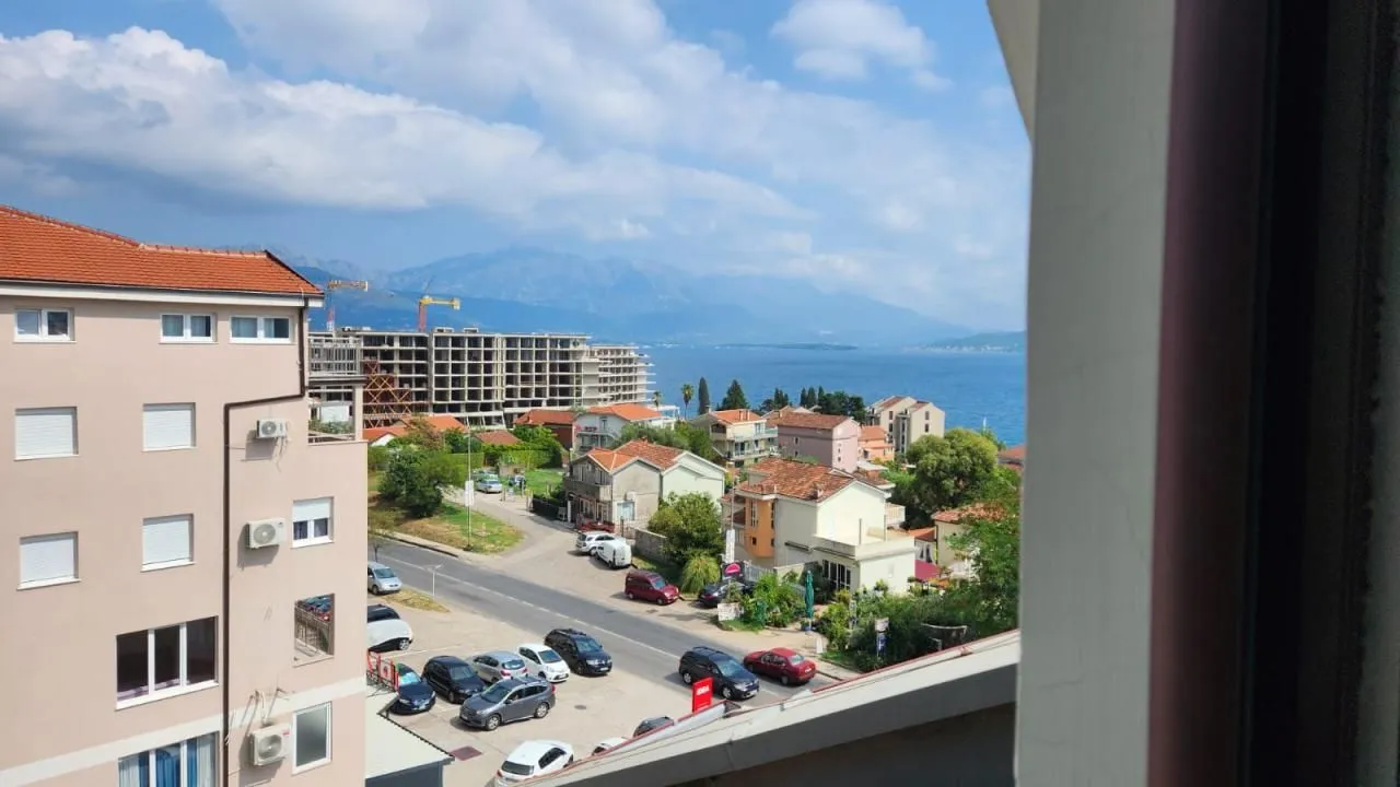 Prodaja, jednosoban stan, 41m², Baošići, Herceg Novi