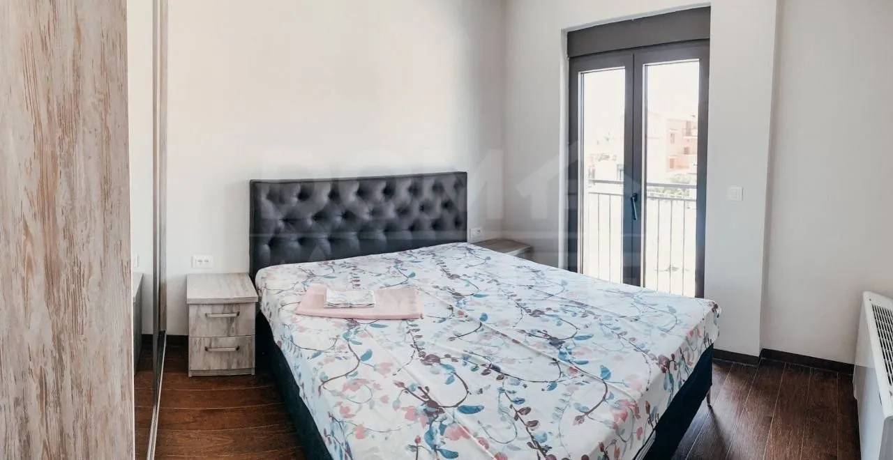 Izdavanje, jednosoban stan, 40m², Tivat, Crna Gora