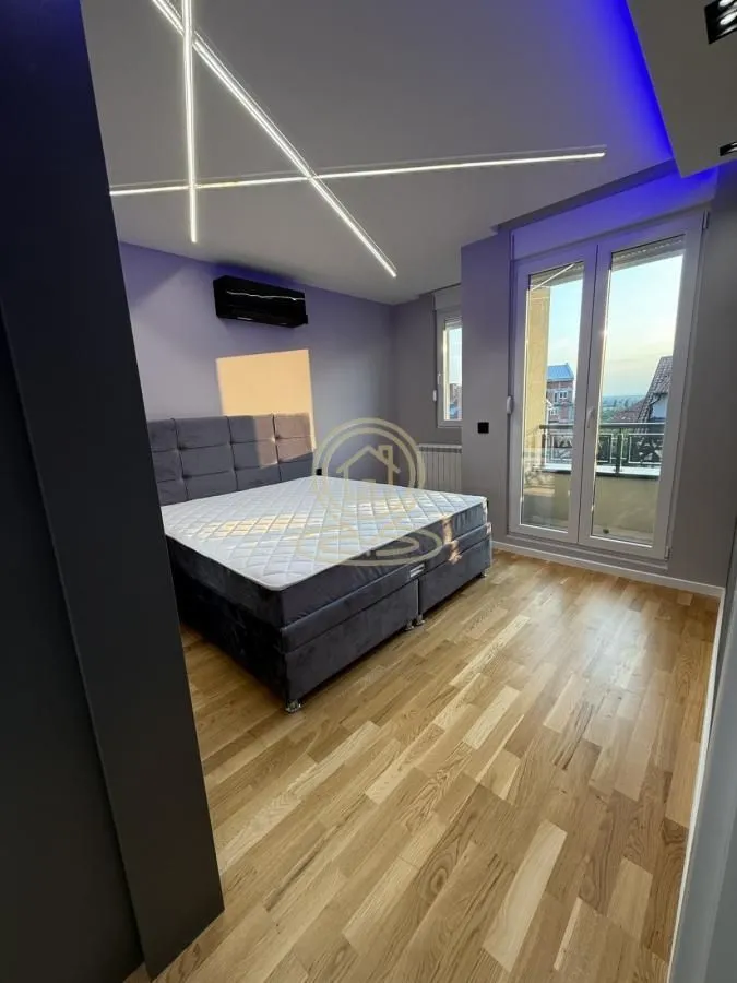 Izdavanje, trosoban stan, 63m², Žarkovo, Beograd