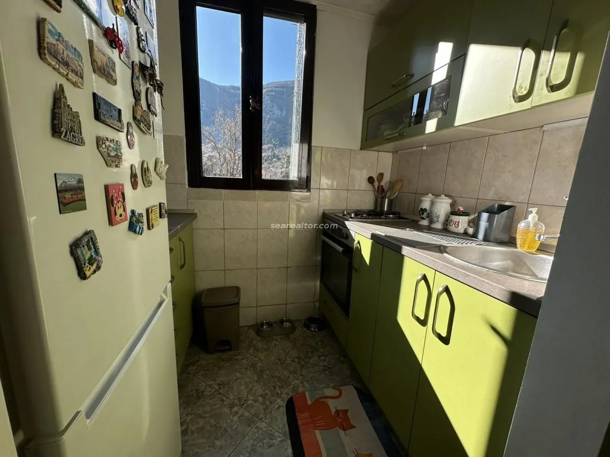 Prodaja, jednosoban stan, 46m², Škaljari, Kotor