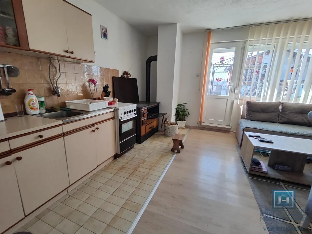 Prodaja, kuća, 270m², Budžino brdo, Jagodina