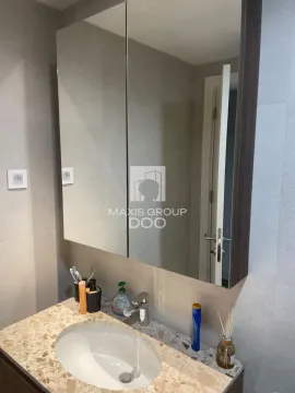 Bathroom with a washbasin and a mirrored cabinet. - image 7