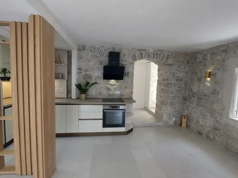 Prodaja, jednosoban stan, 57m², Perast, Kotor - image 17