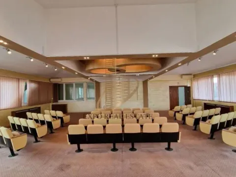 Izdavanje, poslovni prostor, 1150m², Novo naselje, Novi Sad - image 17