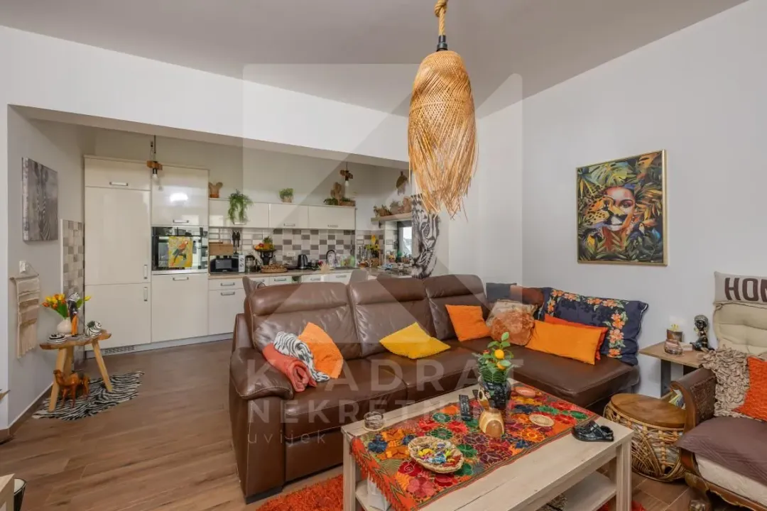 Prodaja, dvosoban stan, 63m², Centar, Bar