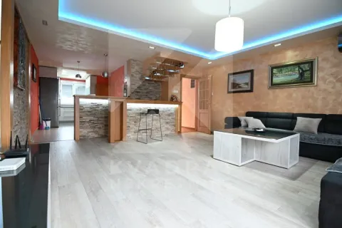 Rent, three bedroom apartment, 140m², Zabjelo, Podgorica - image 2
