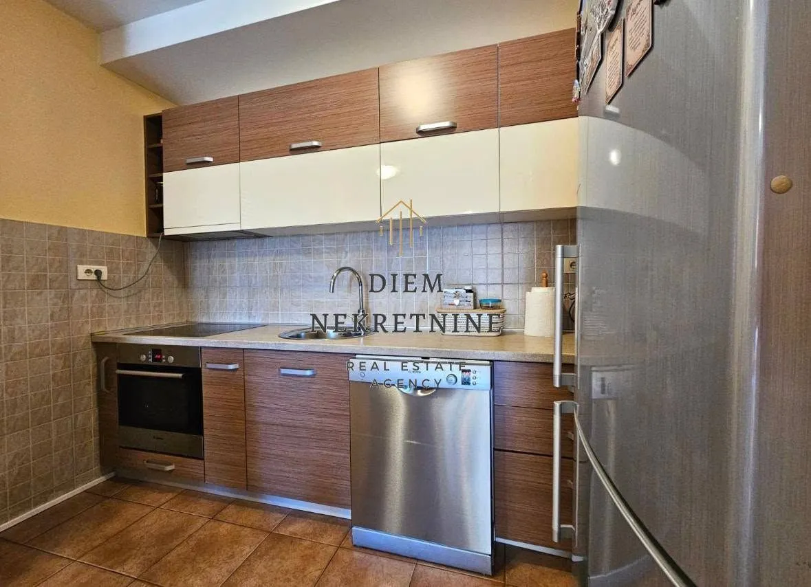 Sale, two bedroom apartment, 69m², Centar, Bar