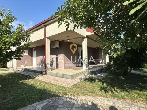 Izdavanje, kuća, 200m², Tološi, Podgorica - image 3