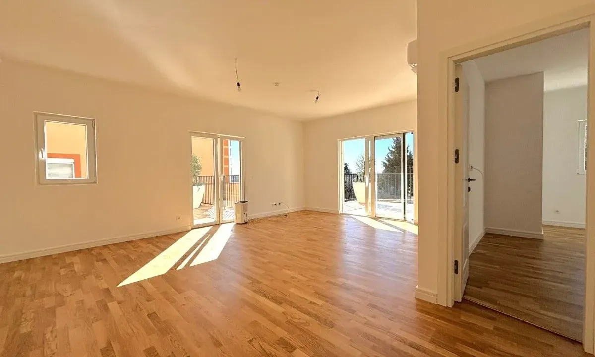 Sale, one bedroom apartment, 63m², Sutomore, Bar