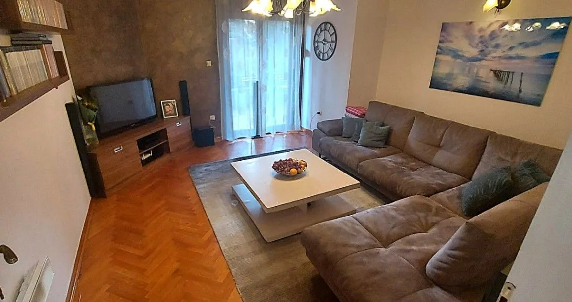 Sale, five bedroom apartment, 180m², Stari Aerodrom, Podgorica