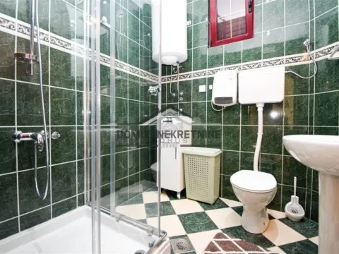 Izdavanje, kuća, 200m², Donja Gorica, Podgorica - image 29