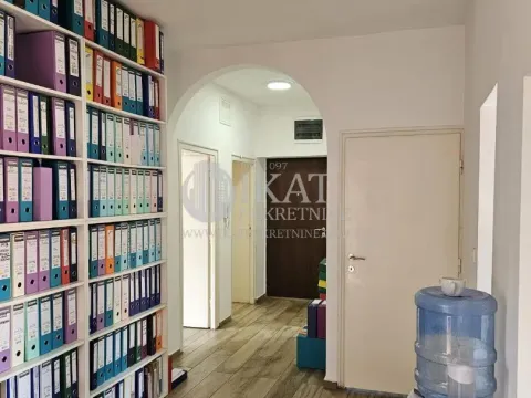 Izdavanje, trosoban stan, 80m², Južni Bulevar, Vračar Sve Podlokacije - image 5