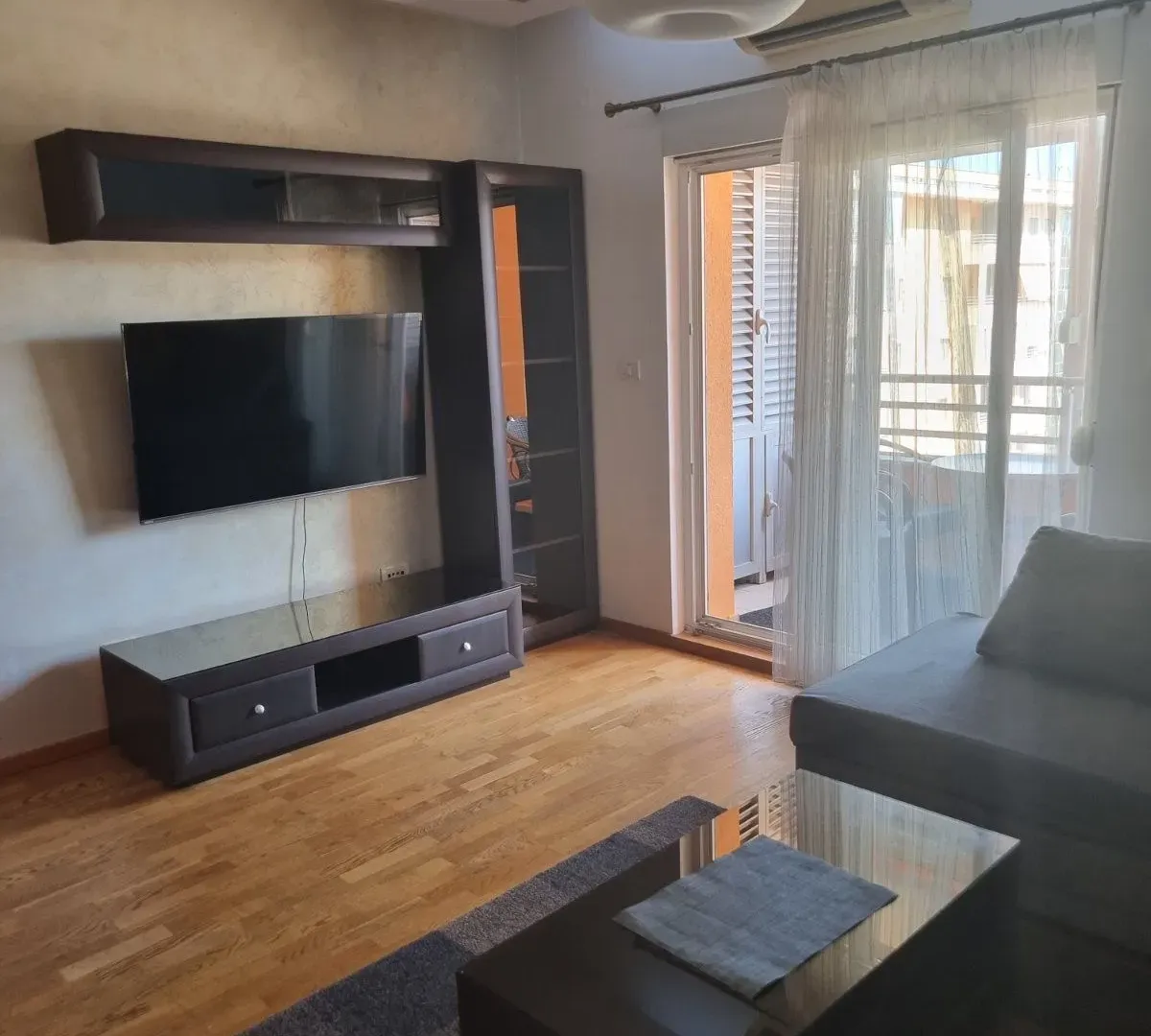 Izdavanje, dvosoban stan, 70m², City Kvart, Podgorica