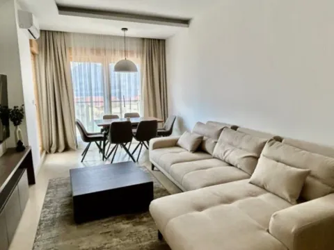 Prodaja, jednosoban stan, 52m², Dobrota, Kotor