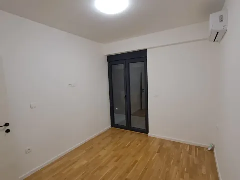 Rent, two bedroom apartment, 66m², Stari Aerodrom, Podgorica - image 11