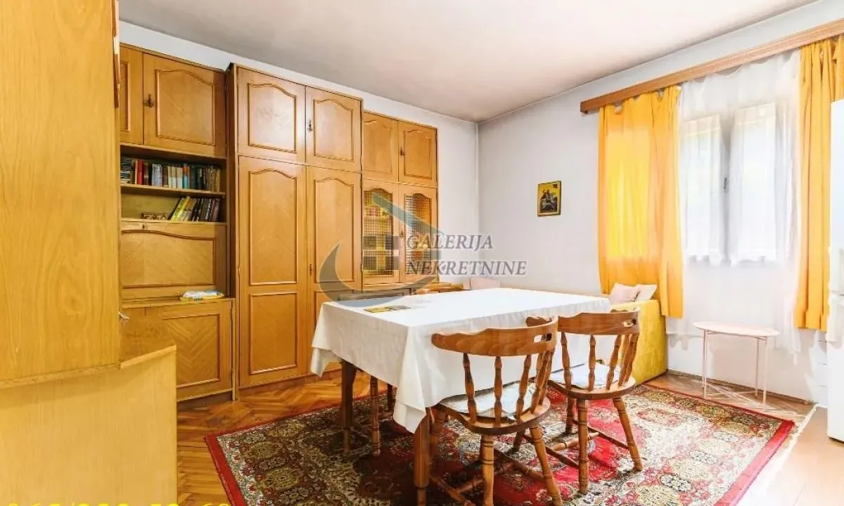 Prodaja, trosoban stan, 67m², Kneževac, Beograd