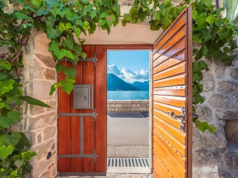 Prodaja, kuća, 232m², Kotor, Crna Gora - image 3